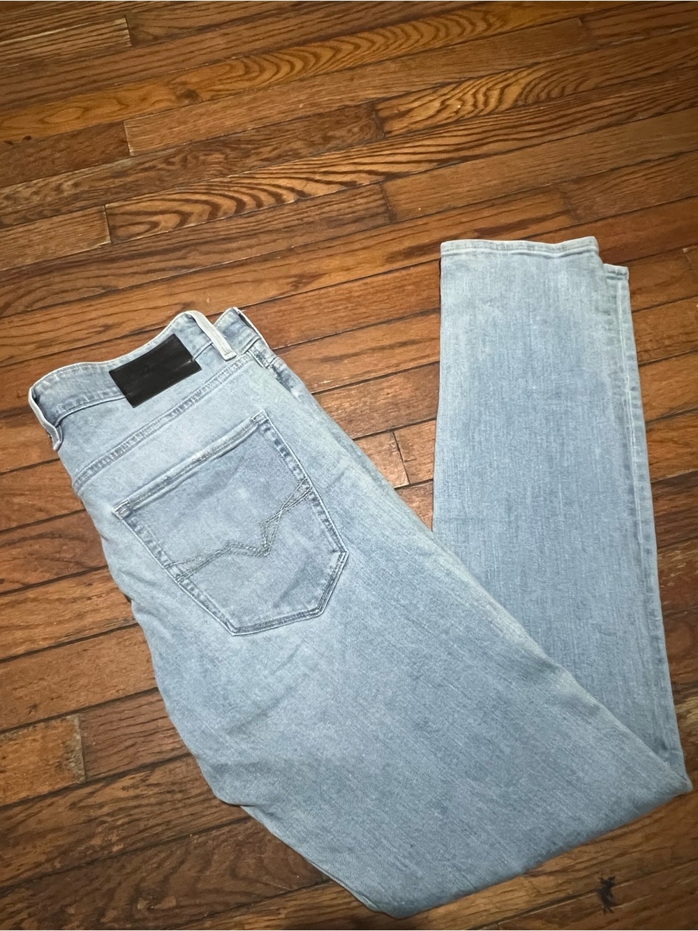 GUESS Men's Slim Tapered Light Wash Blue Denim Jeans Stretch size 31x32